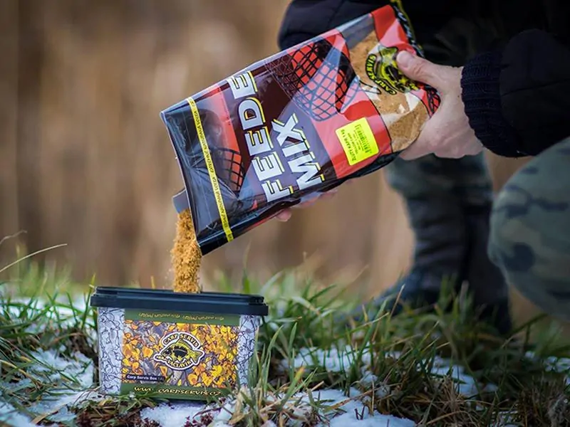 Carp Servis Václavík Feeder Mix 1kg Játra-Halibut/Černá