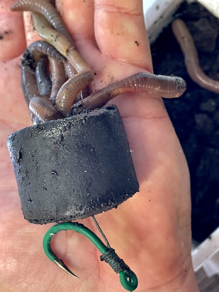 LK Baits POP-UP Pelety v dipu Sumec 38mm 200g