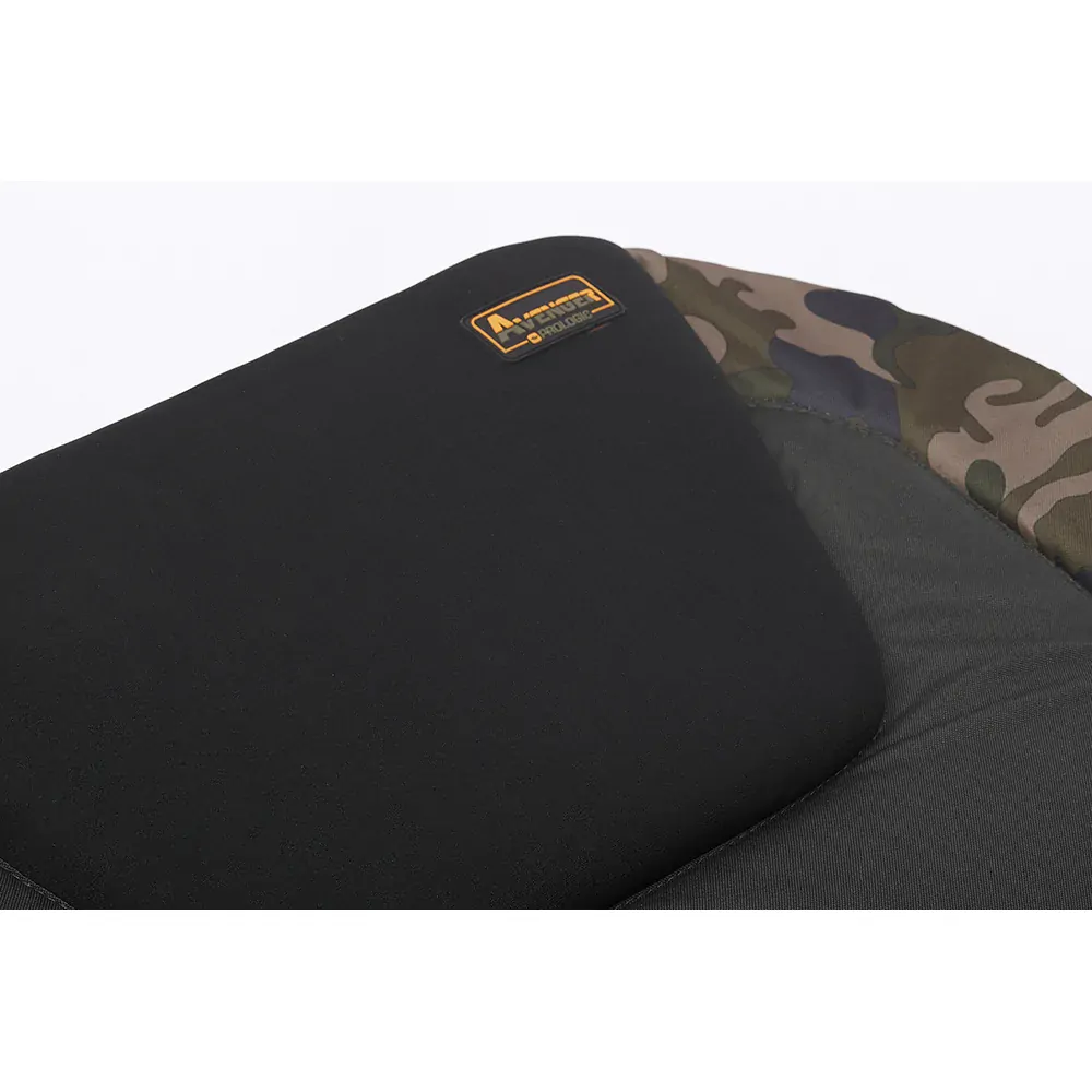 Prologic lehátko Avenger Bedchair 8 leg 120kg
