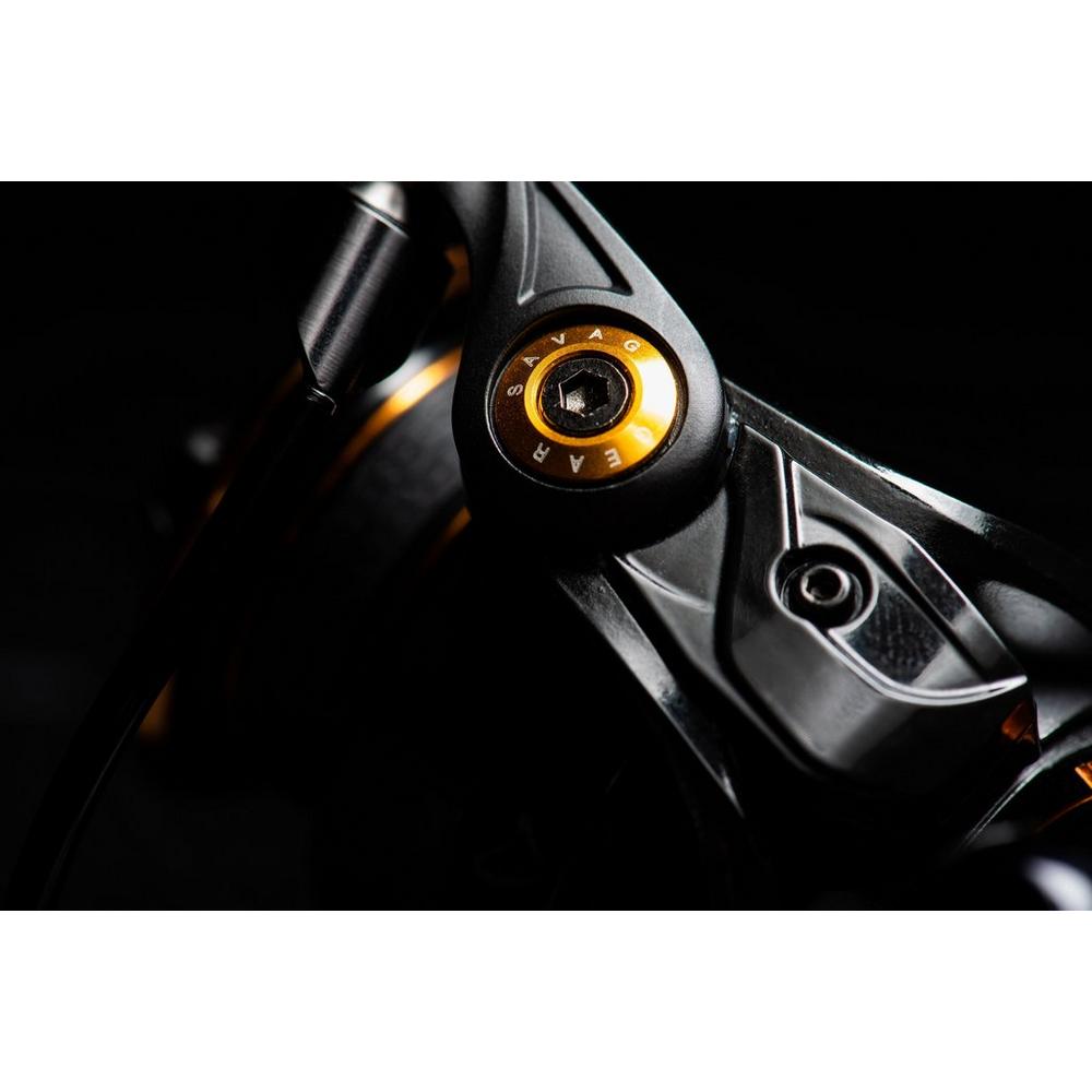 Savage Gear naviják SG8 FD 2500