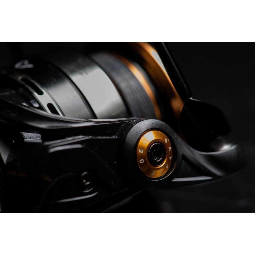 Savage Gear naviják SG8 FD 2500